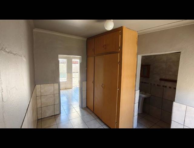 1 BEDROOM PROPERTY TO RENT IN DIE BULT